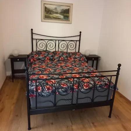 Wunderschoene Wohnung Mitten In La Neuveville Appartamento