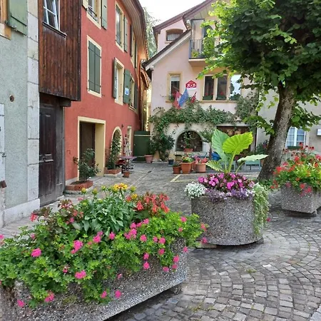 Appartamento Wunderschoene Wohnung Mitten In La Neuveville *
